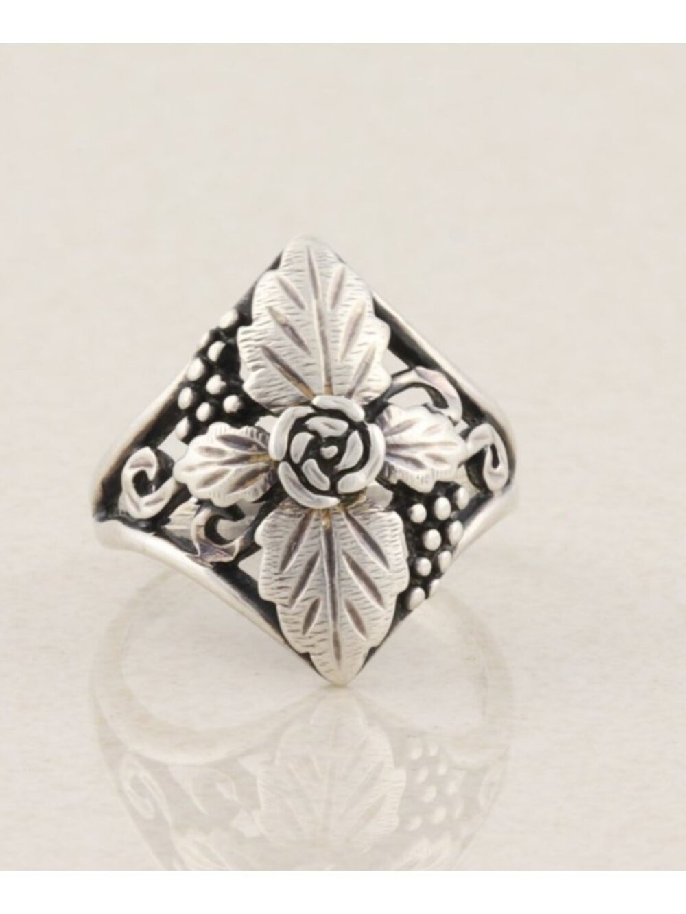 Sterling Silver Black Hills Flower & Leaf Ring Size 8